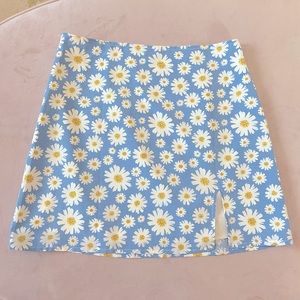 Blue Daisy Print Split Hem Mini Skirt
